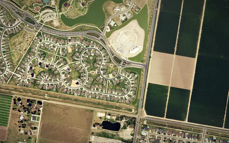 Aerial view of the area around Tres Lagos (master-planned community), McAllen